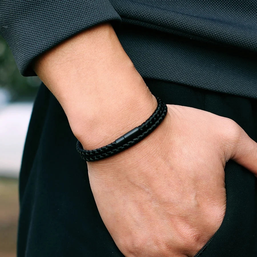 Braceletee Men's Simple Keel Rope Bracelet.